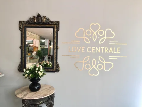 LOVE CENTRALE